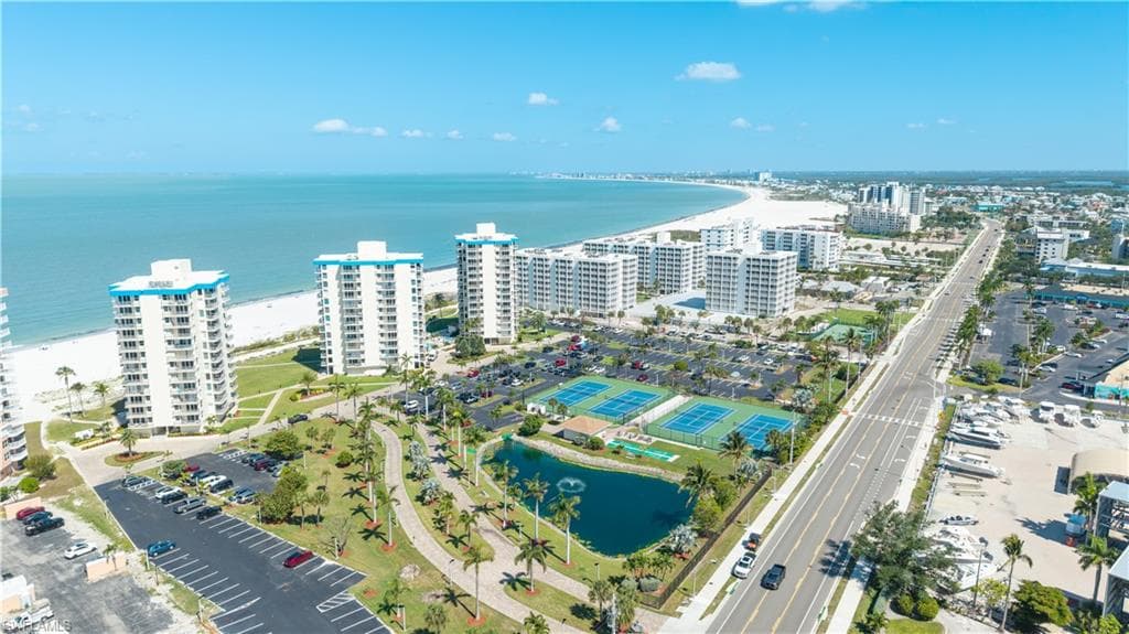 7300 Estero BLVD 606-37