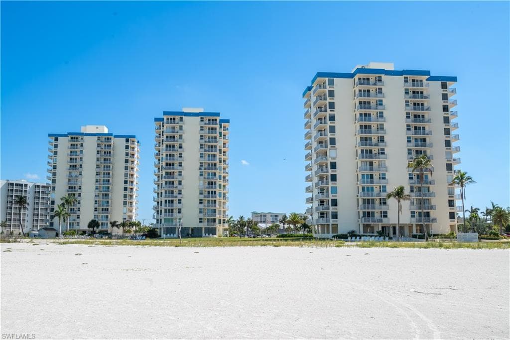 7300 Estero BLVD 606-29
