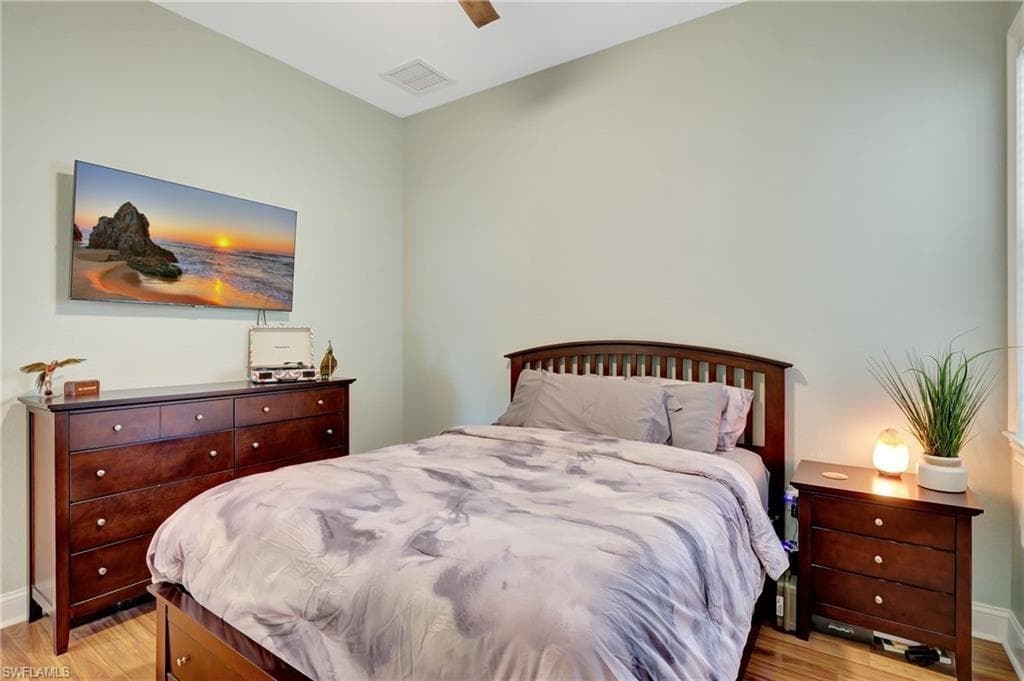 11230 Suffield ST-20