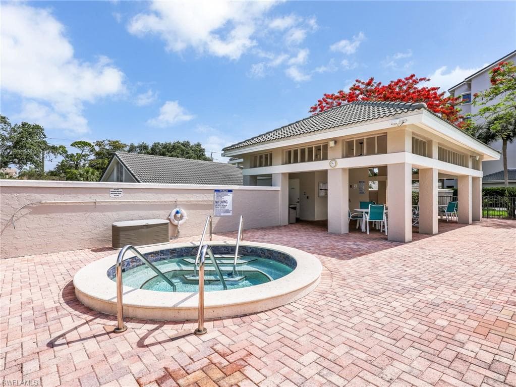 201 Arbor Lake DR 2-201-28