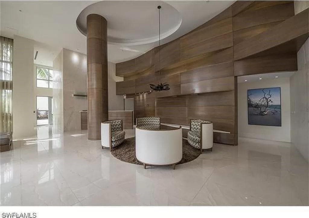 3000 Oasis Grand BLVD 2905-27