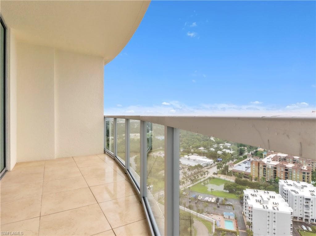 3000 Oasis Grand BLVD 2905-13