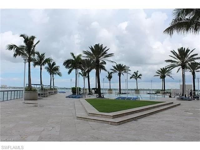 3000 Oasis Grand BLVD 2905-28