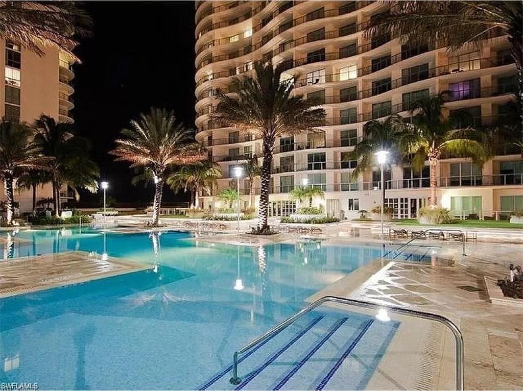 3000 Oasis Grand BLVD 2905-20