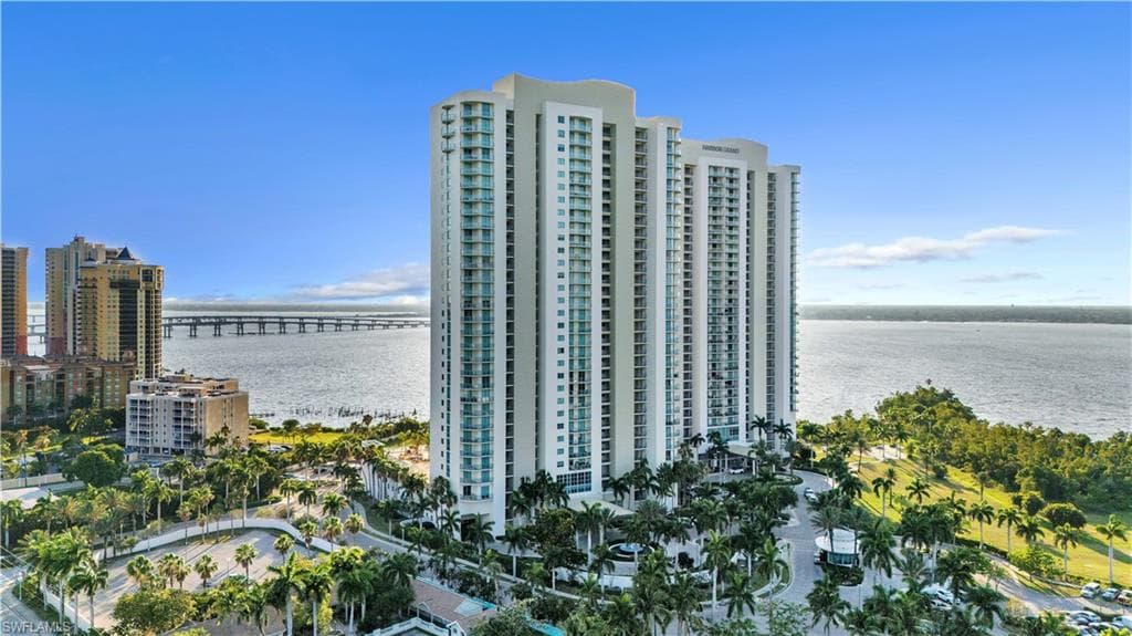 3000 Oasis Grand BLVD 2905-30