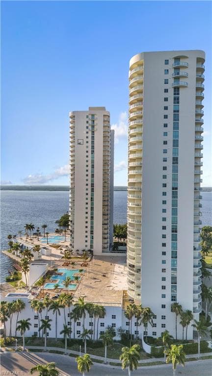 3000 Oasis Grand BLVD 2905-34