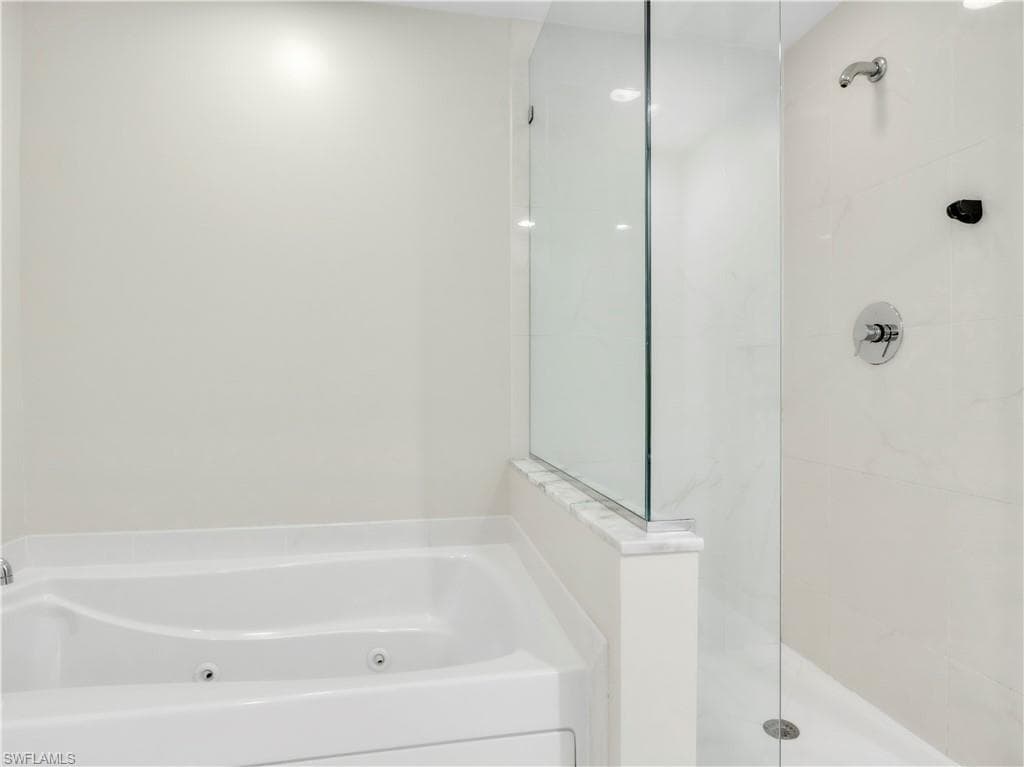 3000 Oasis Grand BLVD 2905-10