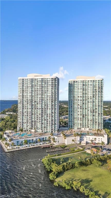 3000 Oasis Grand BLVD 2905-37