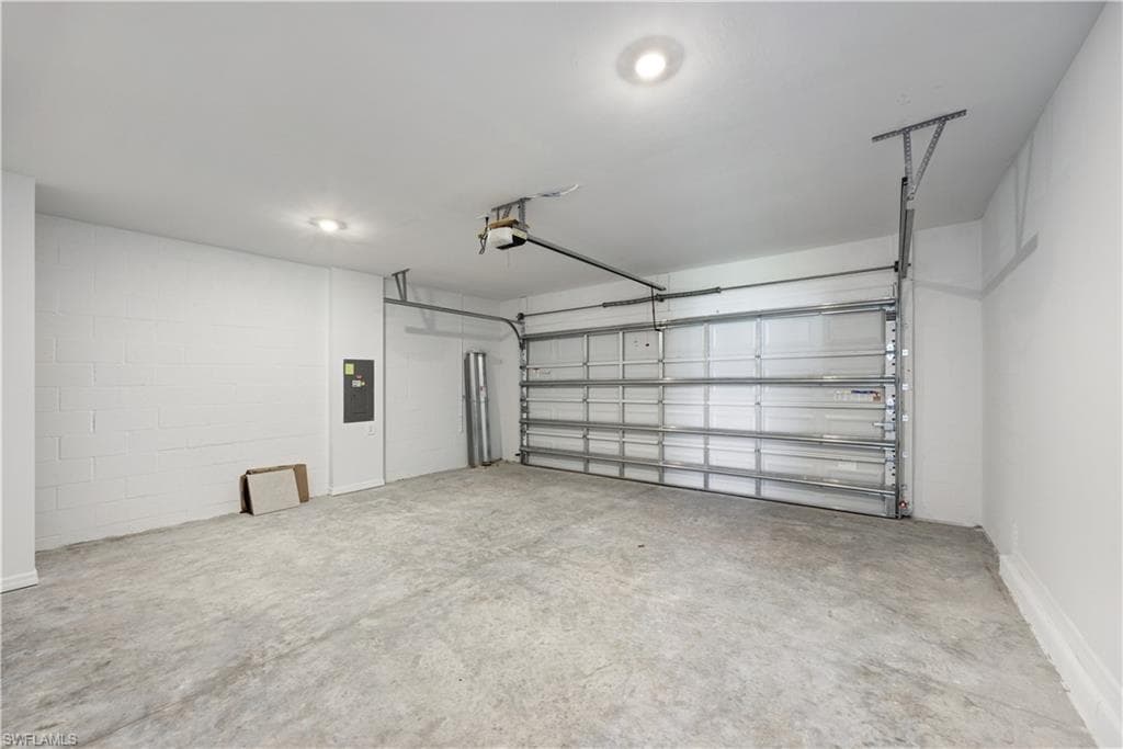 4050 San Felice LN-32