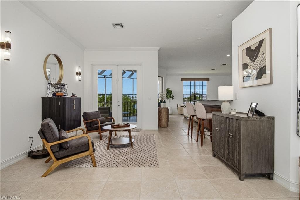 201 San Mateo DR-17