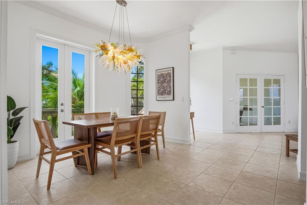201 San Mateo DR-7