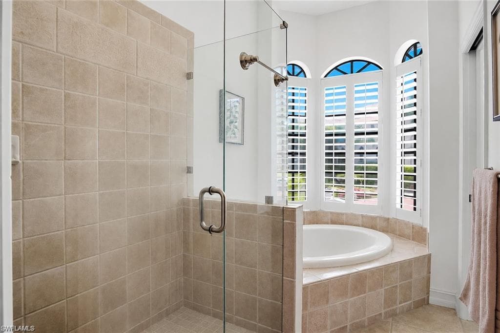 201 San Mateo DR-21