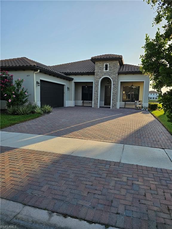 4957 Corrado AVE-1