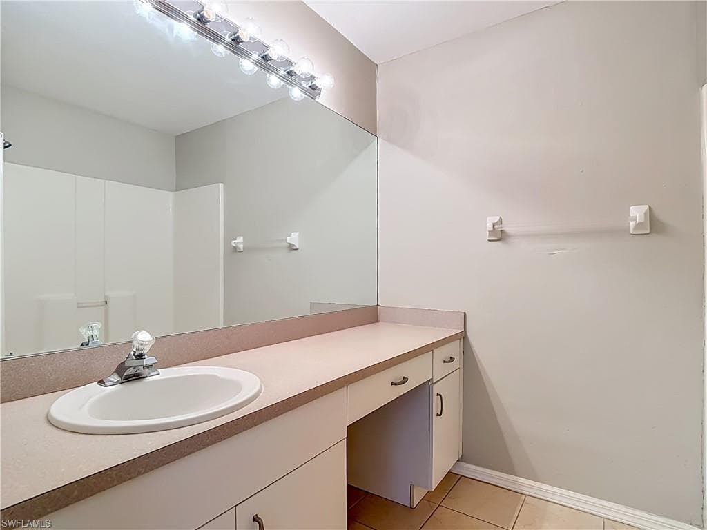 6117 Kramer AVE-12