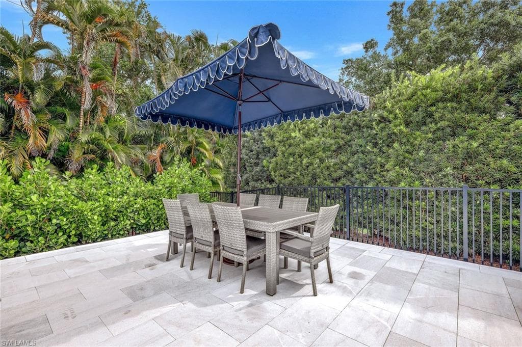1427 Hemingway PL-41
