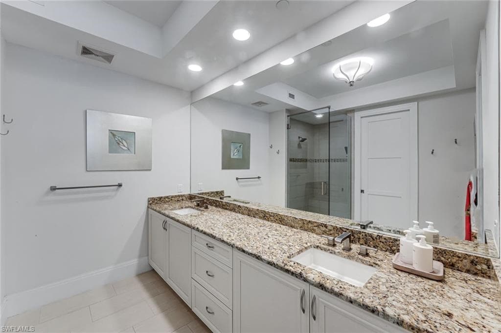 1030 3rd AVE S 216-19
