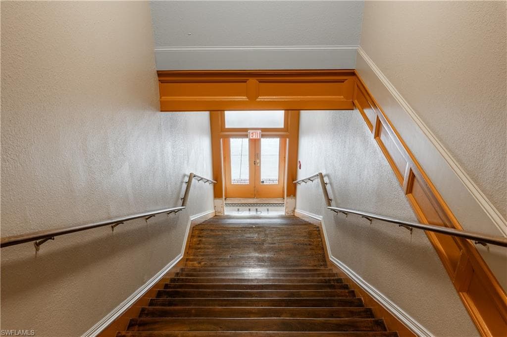 2260 1st ST 204-6