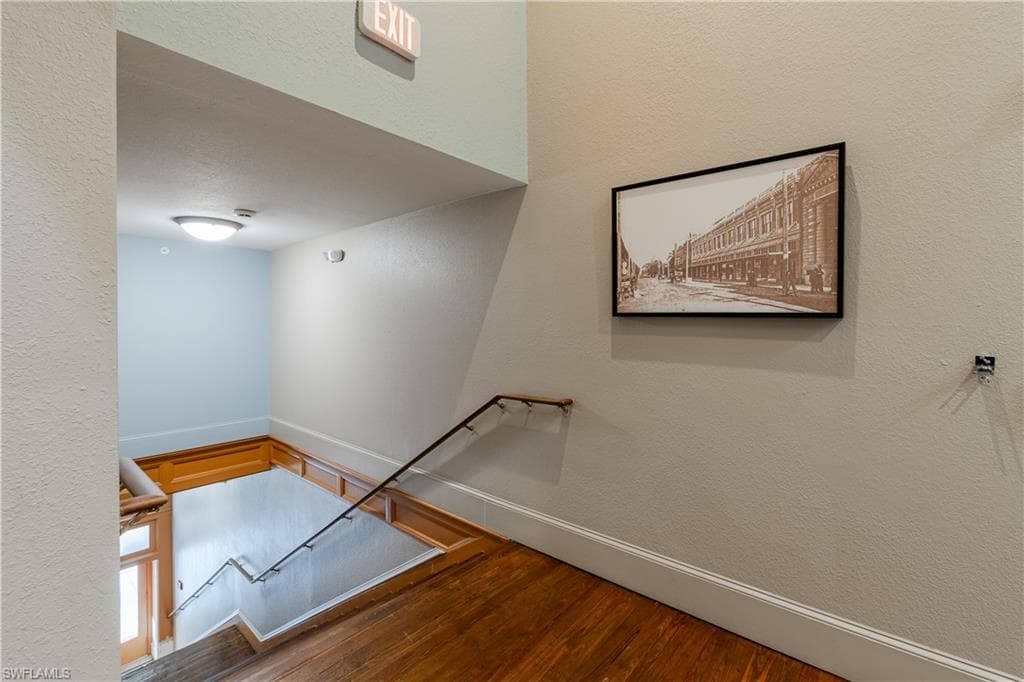 2260 1st ST 204-7