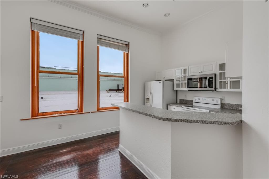2260 1st ST 204-14