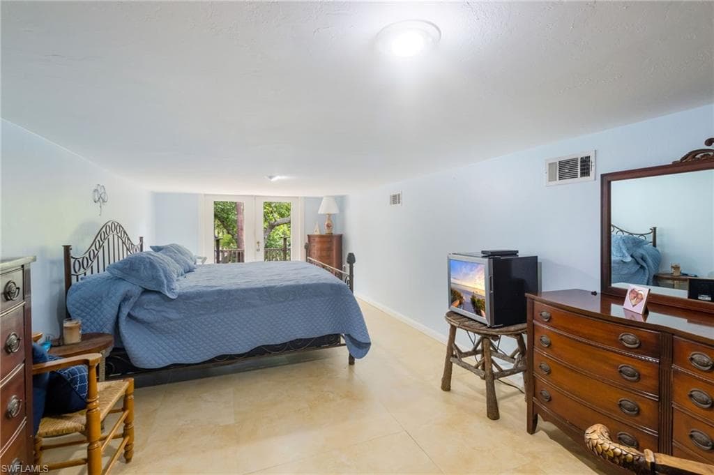 17611 Old Bayshore RD-29