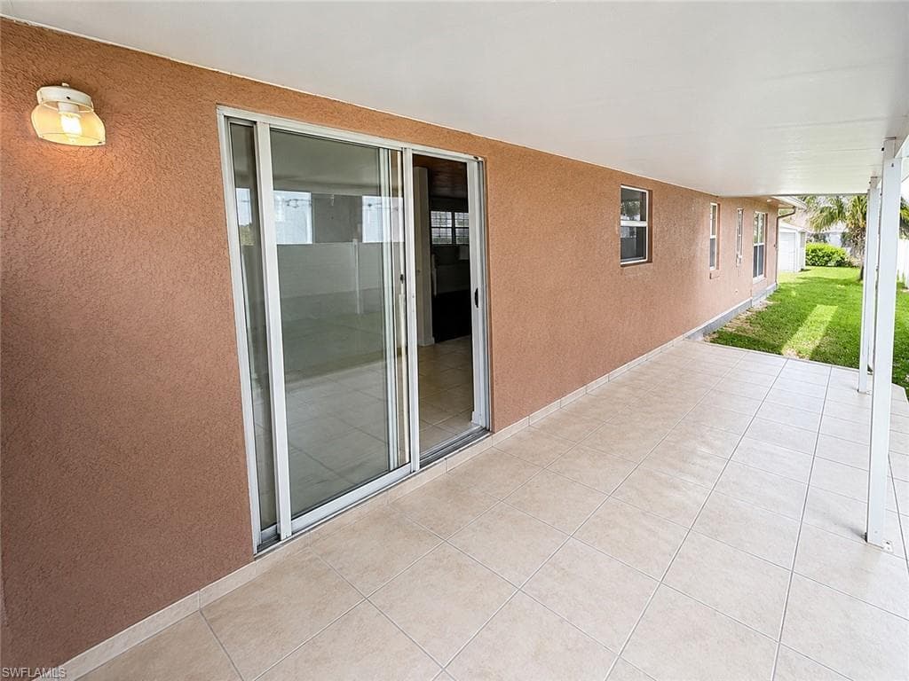3586 Seagrape AVE-22