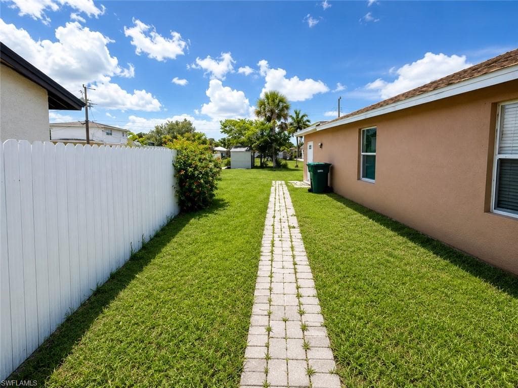 3586 Seagrape AVE-24