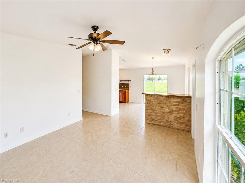3586 Seagrape AVE-4