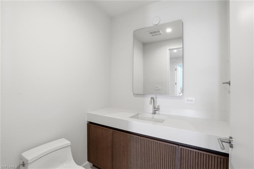 5100 Seagrass BLVD 201-27