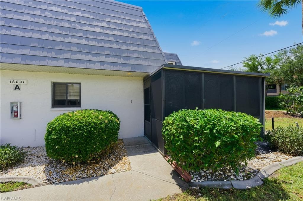 16001 Amberwood Lake CT 1-15