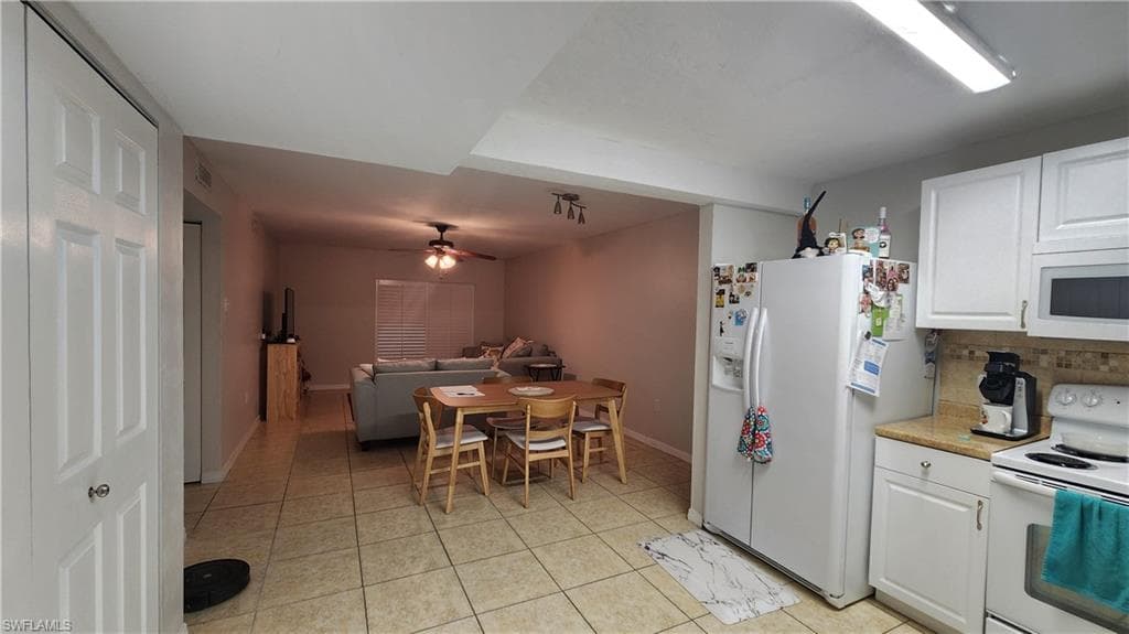 2121 Collier AVE 107-9