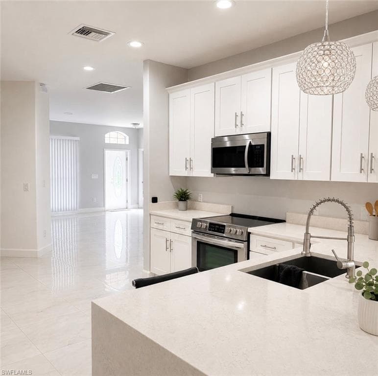 9561 Blue Stone CIR-8