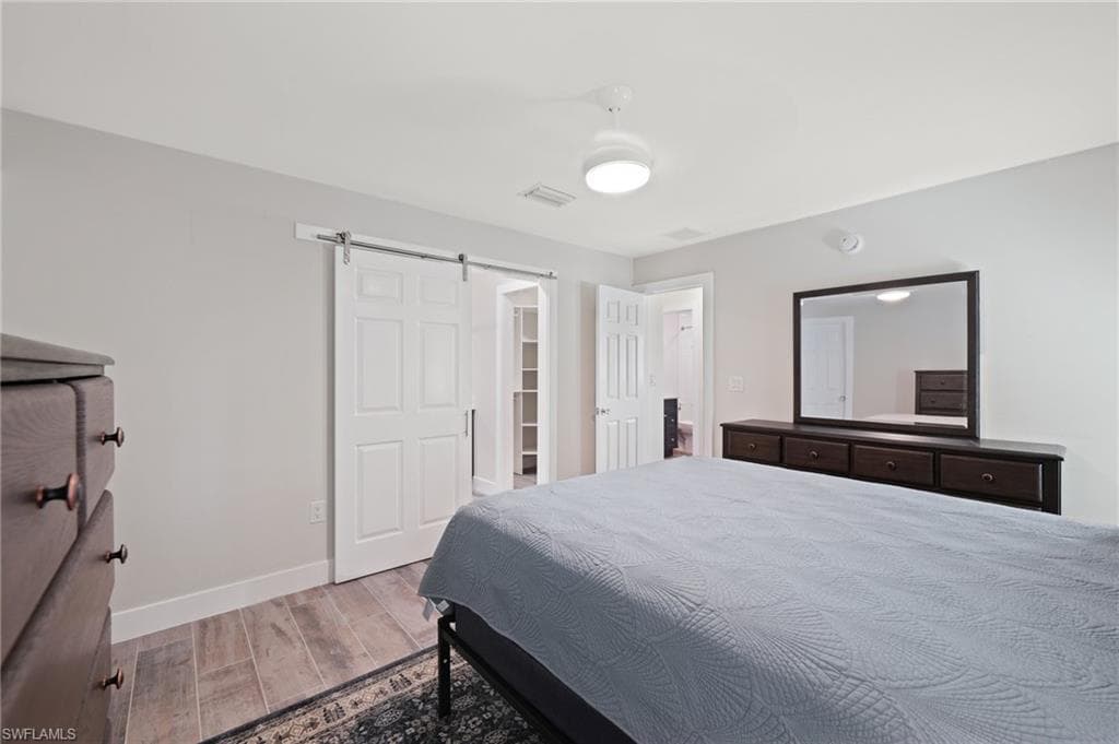 210 Hibiscus DR-16