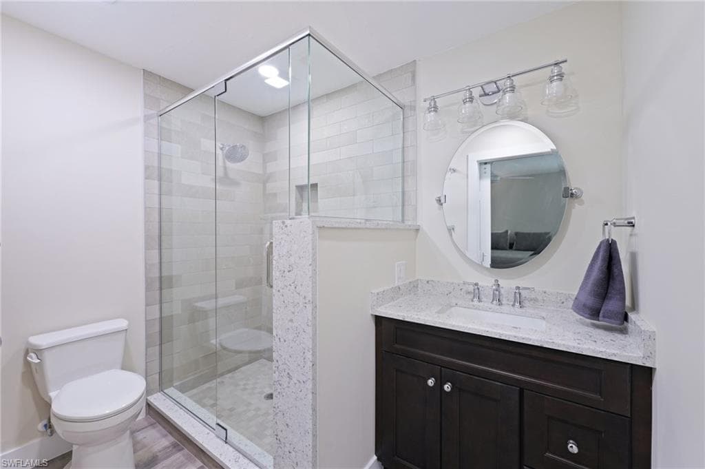 210 Hibiscus DR-24