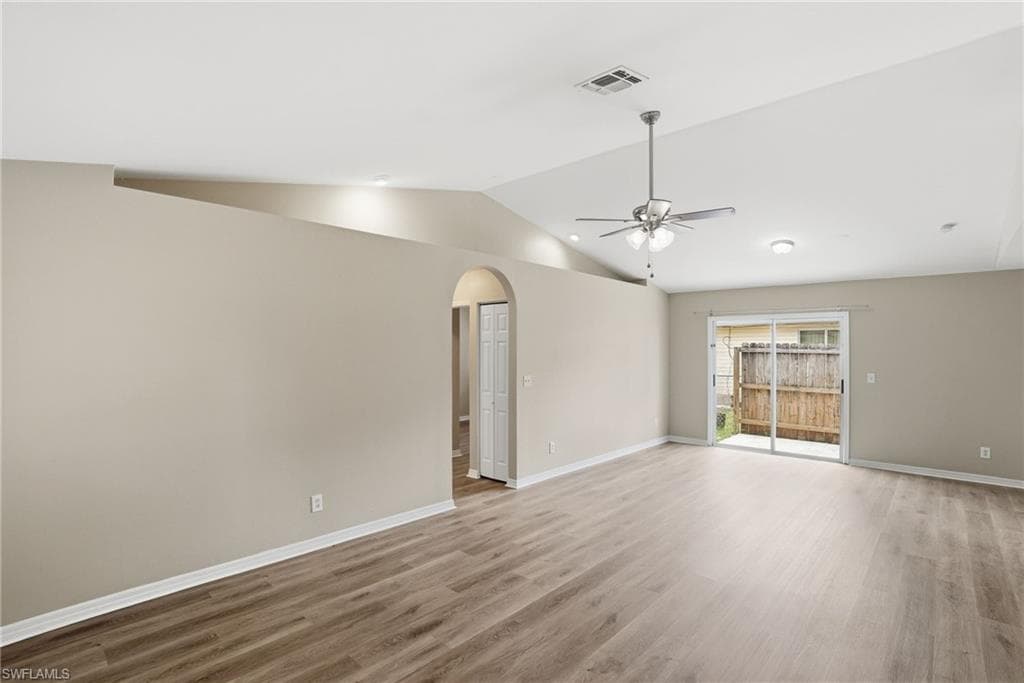 26311 Coventry LN 313-16