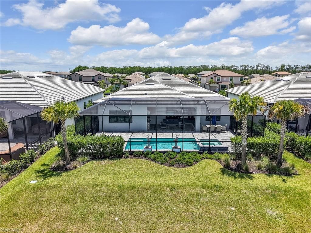 21064 Hallandale DR-27