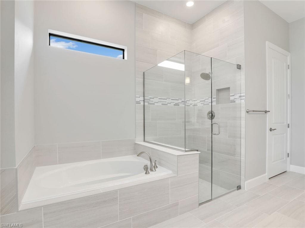 21064 Hallandale DR-13