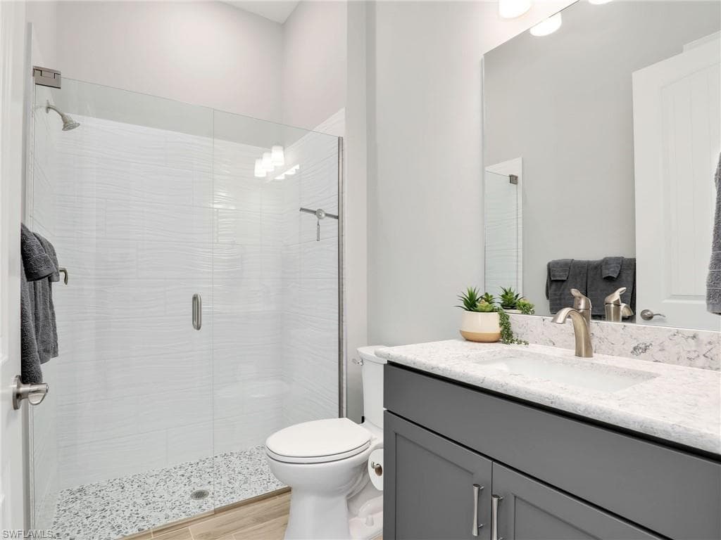 21064 Hallandale DR-17