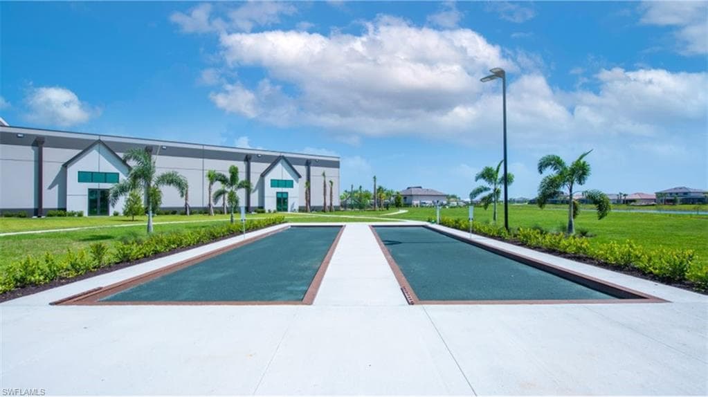 21064 Hallandale DR-50