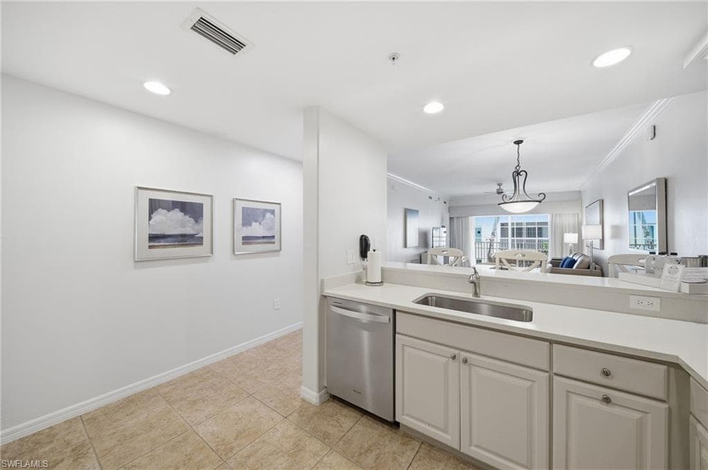 221 9th ST S 206-6