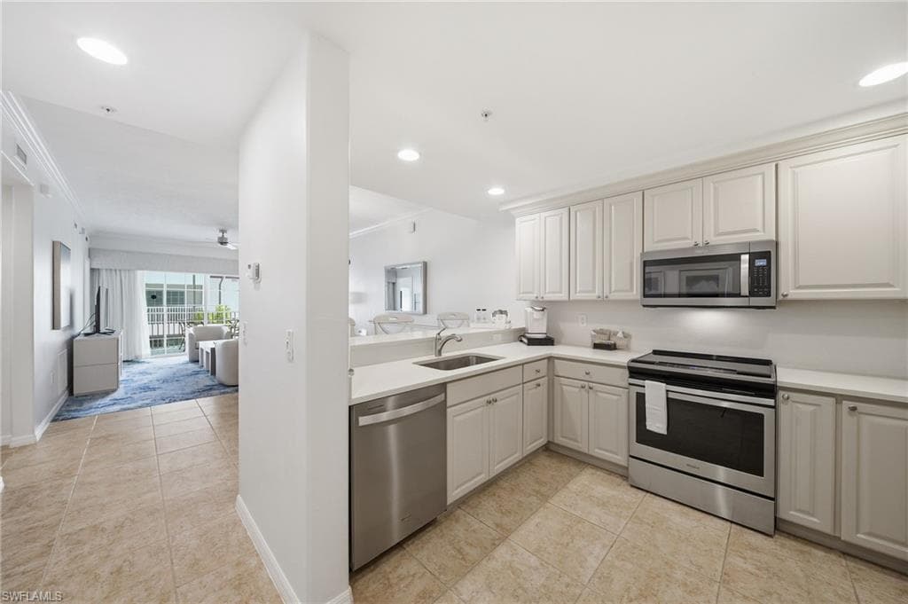 221 9th ST S 206-3