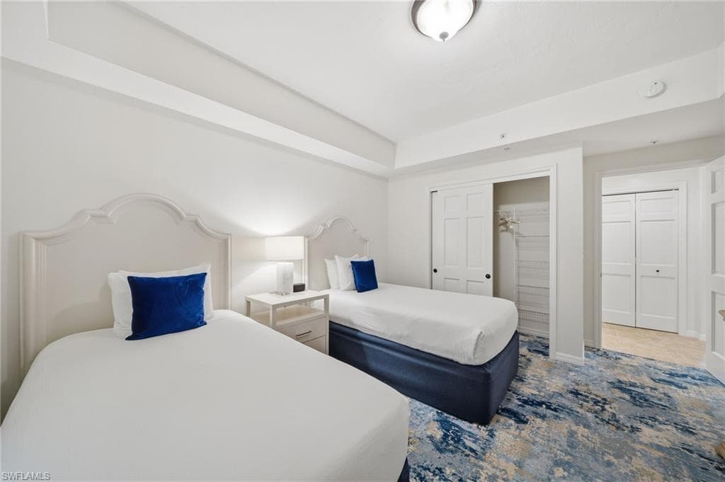 221 9th ST S 206-20