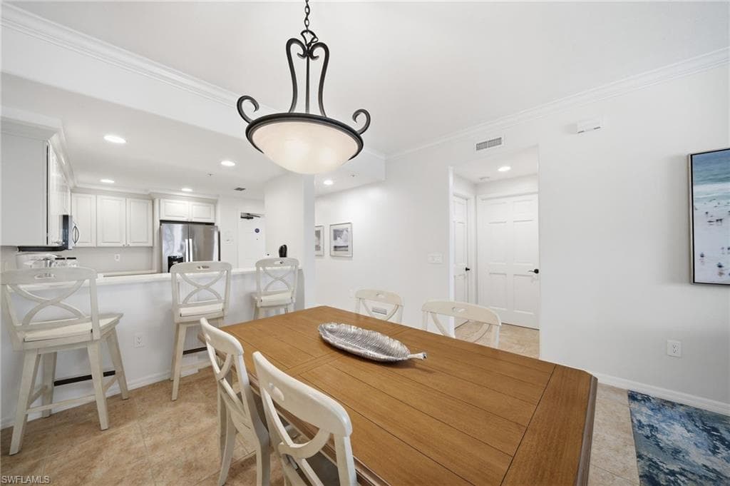 221 9th ST S 206-10