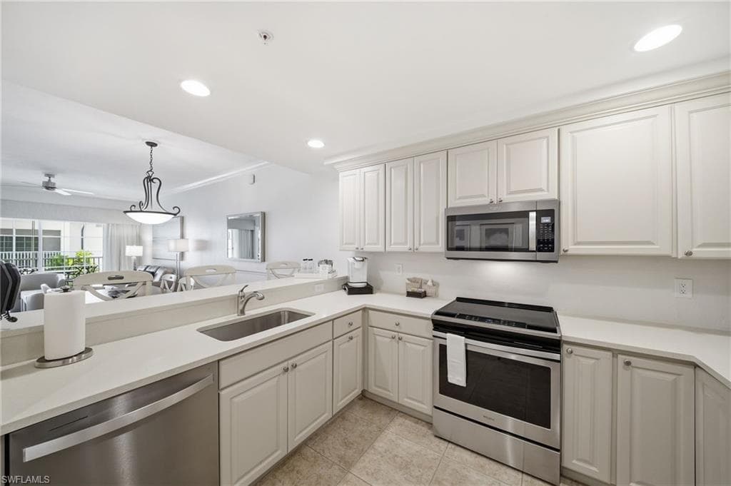 221 9th ST S 206-4