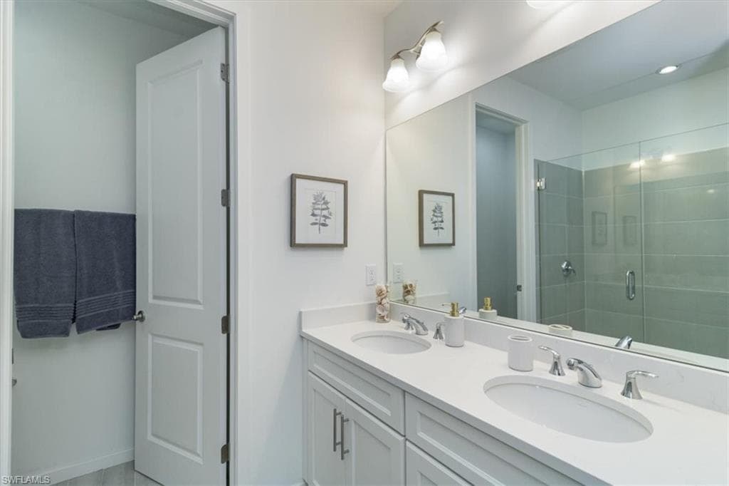 13021 Pembroke DR-16