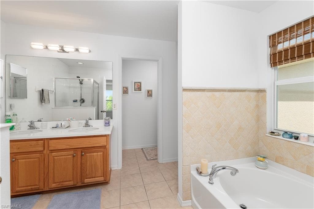 9060 Gladiolus Preserve CIR-26