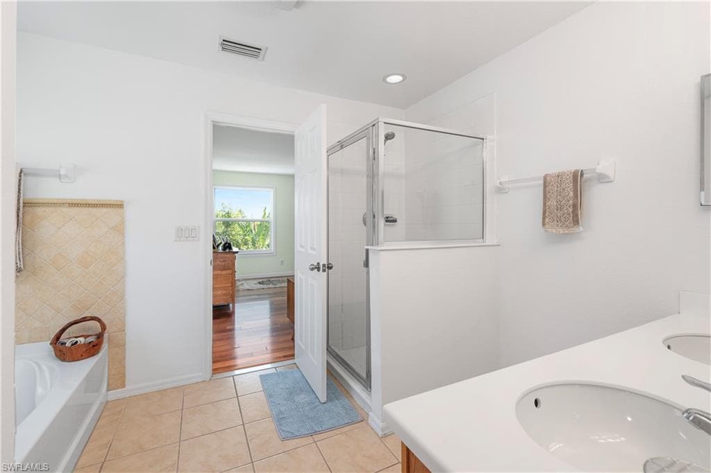 9060 Gladiolus Preserve CIR-25