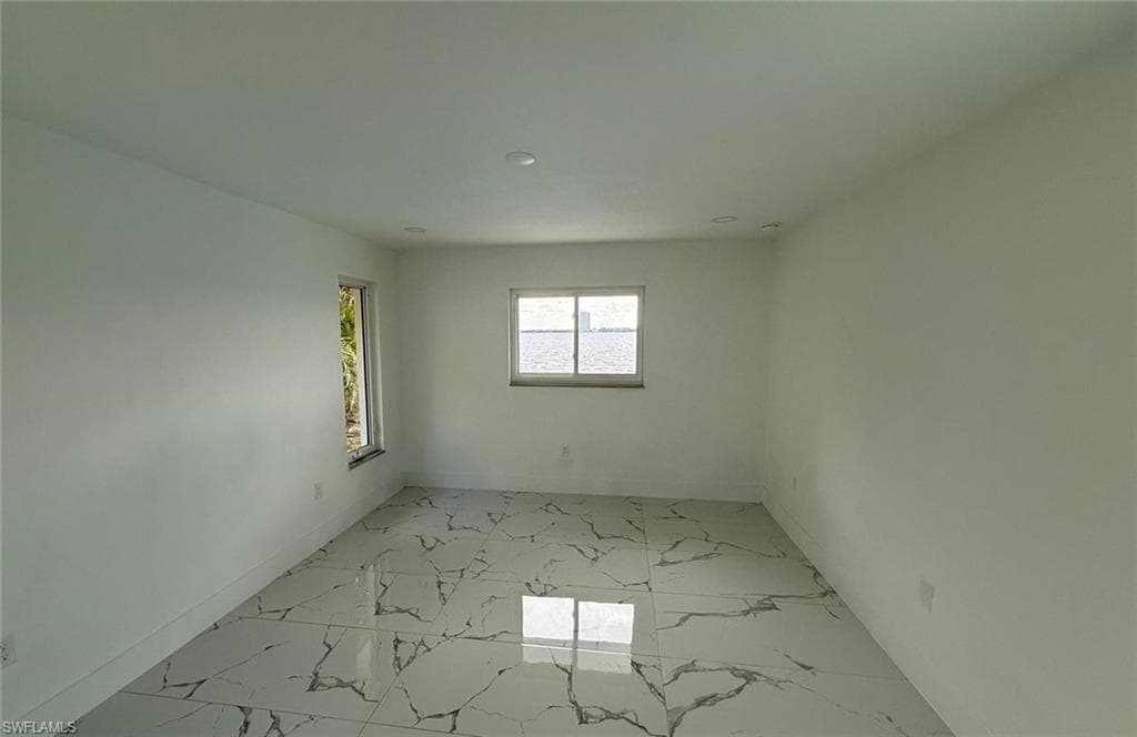 111 North Shore AVE-23