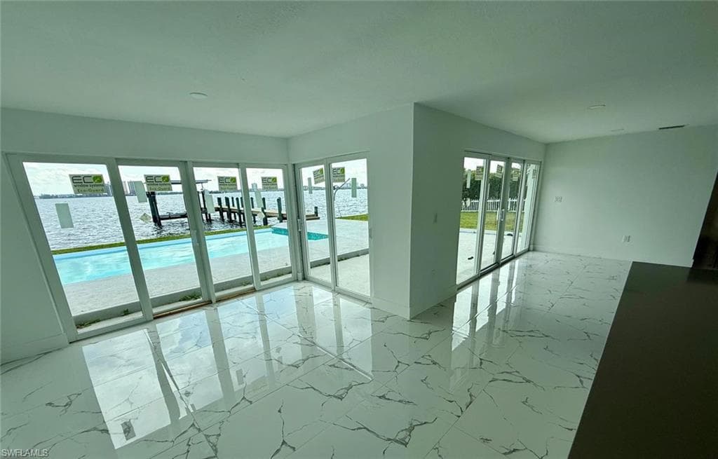 111 North Shore AVE-11