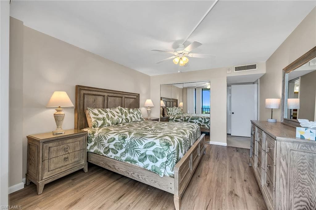 440 Seaview CT 1201-17