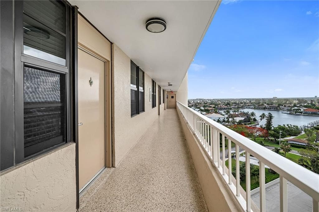 440 Seaview CT 1201-25